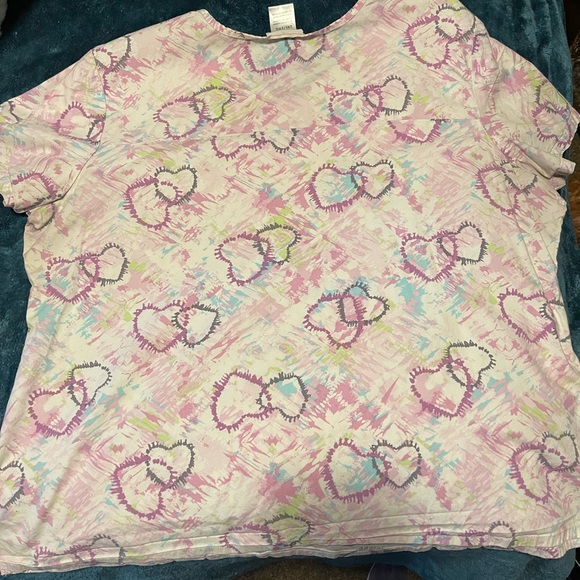 Scrub Top with a lot of Heart - Picture 1 of 3